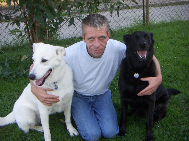 Martin Krause mit Luna (links) und Dusty (rechts).
